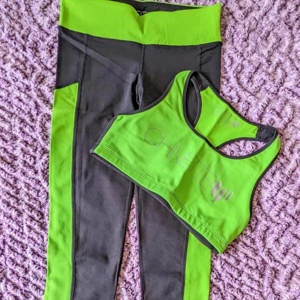 The Chive chivette yoga pants and top set, brand new, green and black, size M
